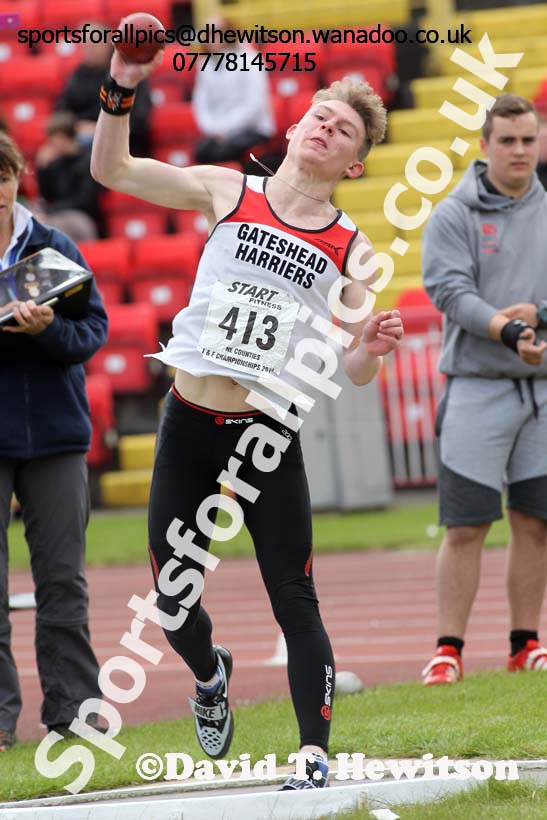 Mens under-17s shot putt, North Eastern Track and Field Champs, Gateshead Stadium. Photo: David T. Hewitson/Sports for All Pics